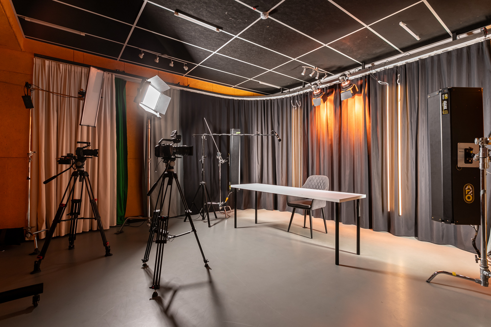 Фотография интерьера помещении Оранж Royal Flush Studio