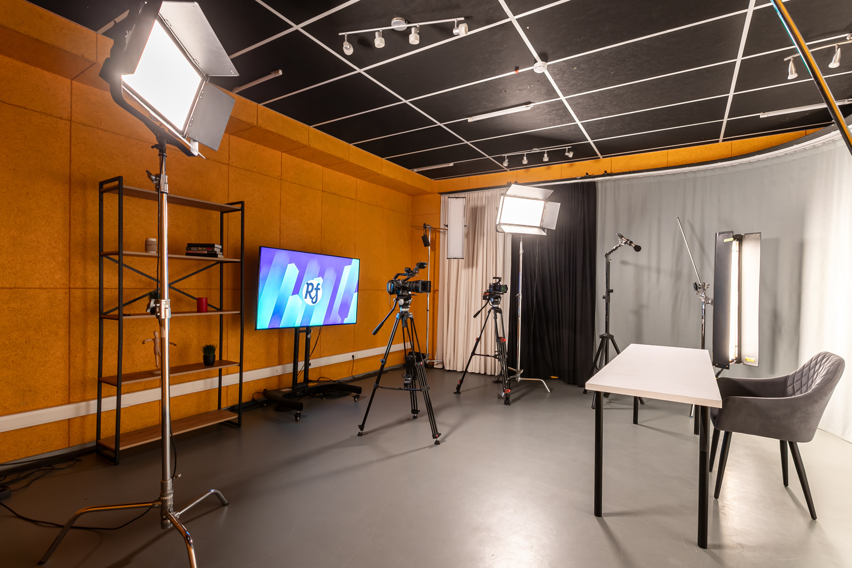 Фотография интерьера помещении Оранж Royal Flush Studio